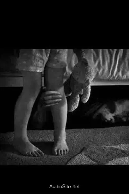 Ngọn Nến Ma Quái: Vết Nứt Từ Quá Khứ
